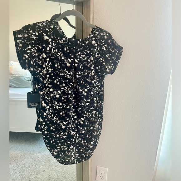 NWT Vera Wang Floral Short Sleeve Blouse - Picture 2 of 5